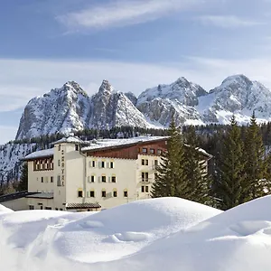 ホテル Passo Tre Croci Cortina, コルティーナ・ダンペッツォ